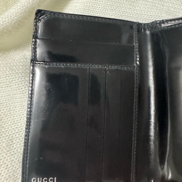 Gucci Patent Black Wallet with Silver Logo - Picture 5 of 13